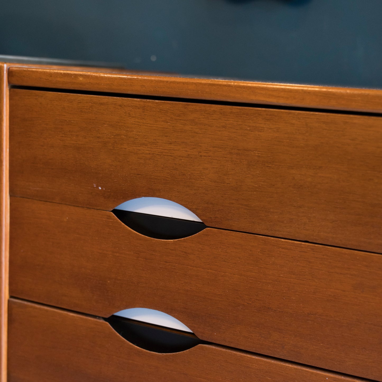 Cassettiera Stildomus anni '60 in teak con inserti in laminato