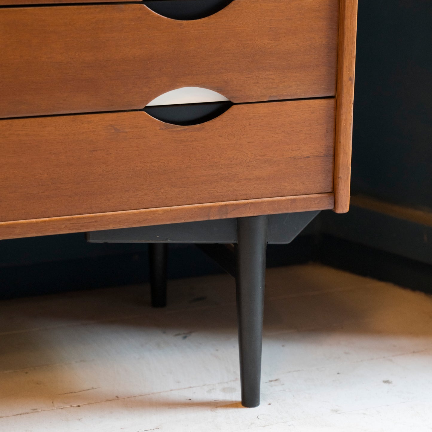 Cassettiera Stildomus anni '60 in teak con inserti in laminato