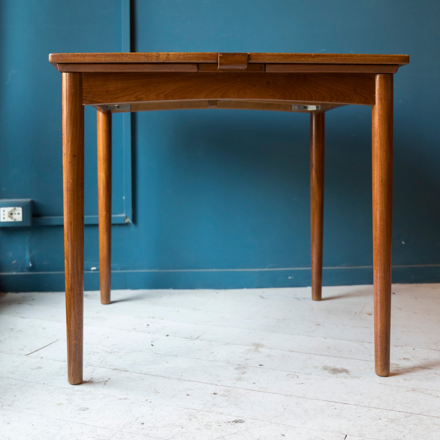 Tavolo Quadrato Danese in Teak Anni ’60 – Design Vintage Scandinavo