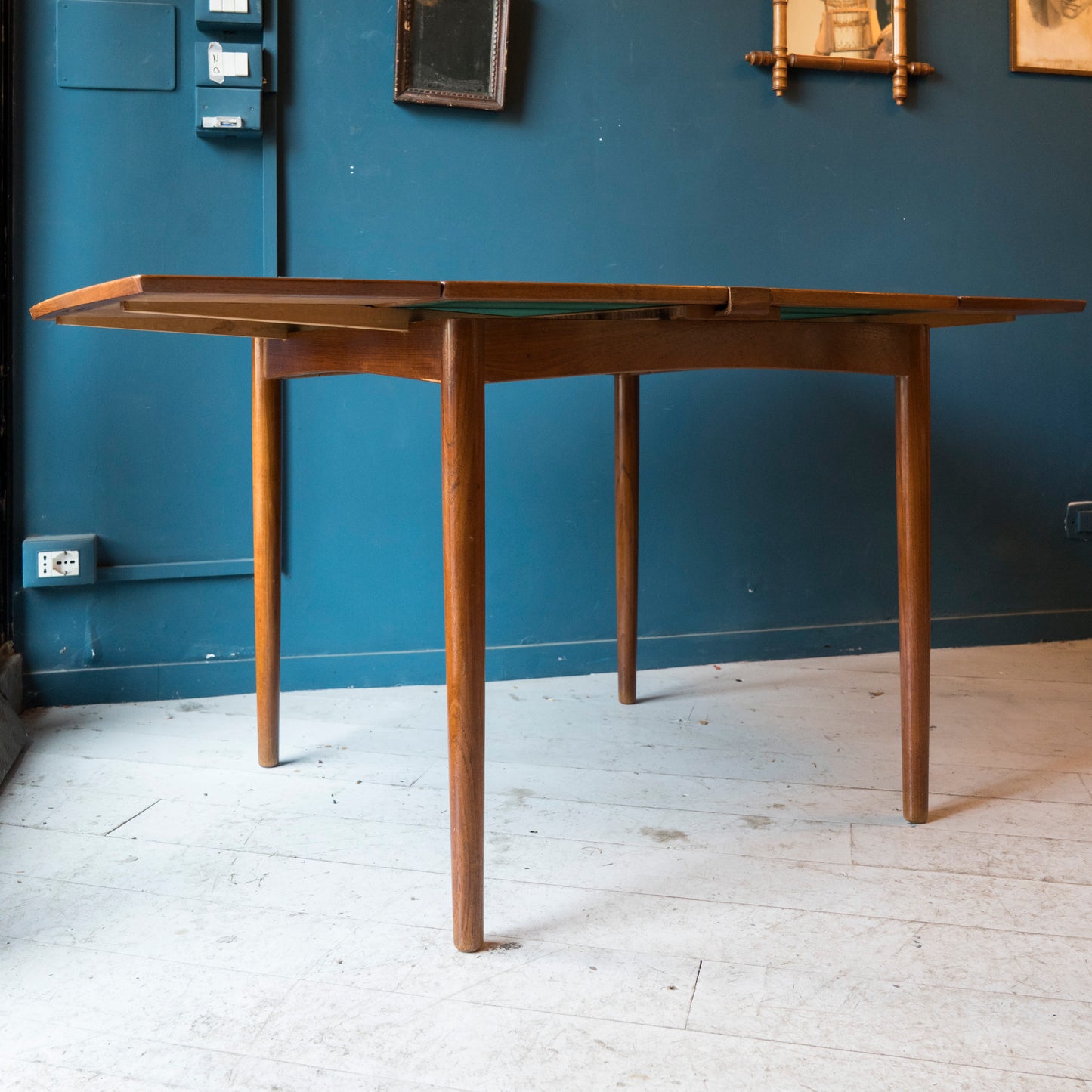 Tavolo Quadrato Danese in Teak Anni ’60 – Design Vintage Scandinavo
