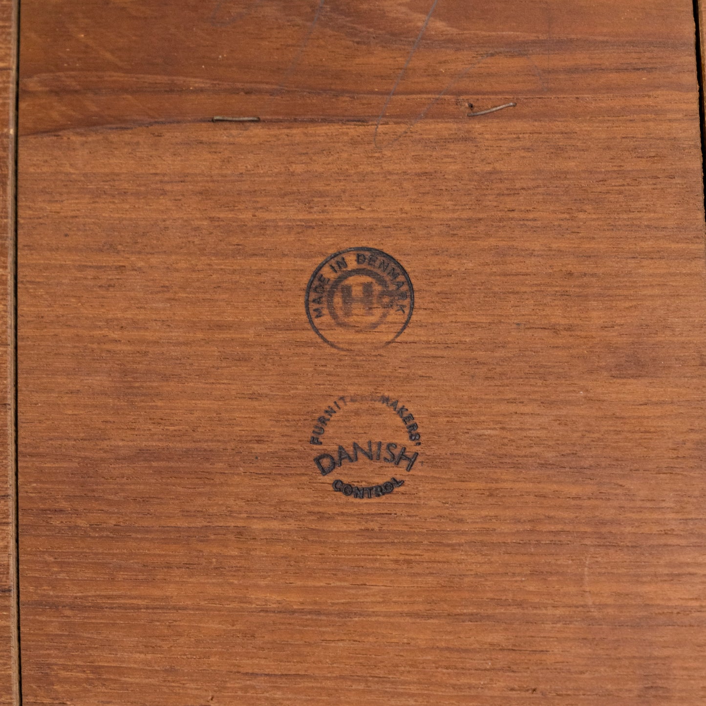 Tavolo Quadrato Danese in Teak Anni ’60 – Design Vintage Scandinavo