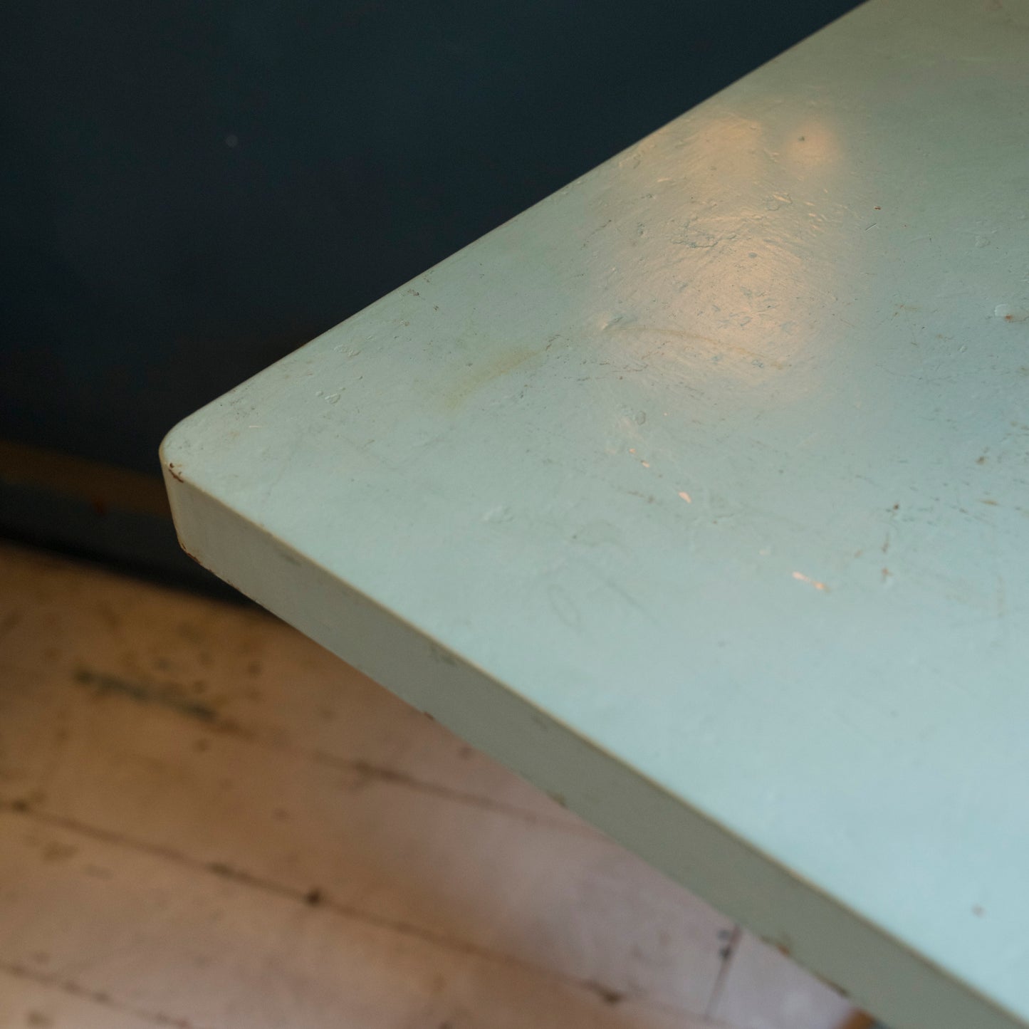 Tavolo Tolix “Kub” Industriale Vintage in Metallo – Design Francese Anni ’50