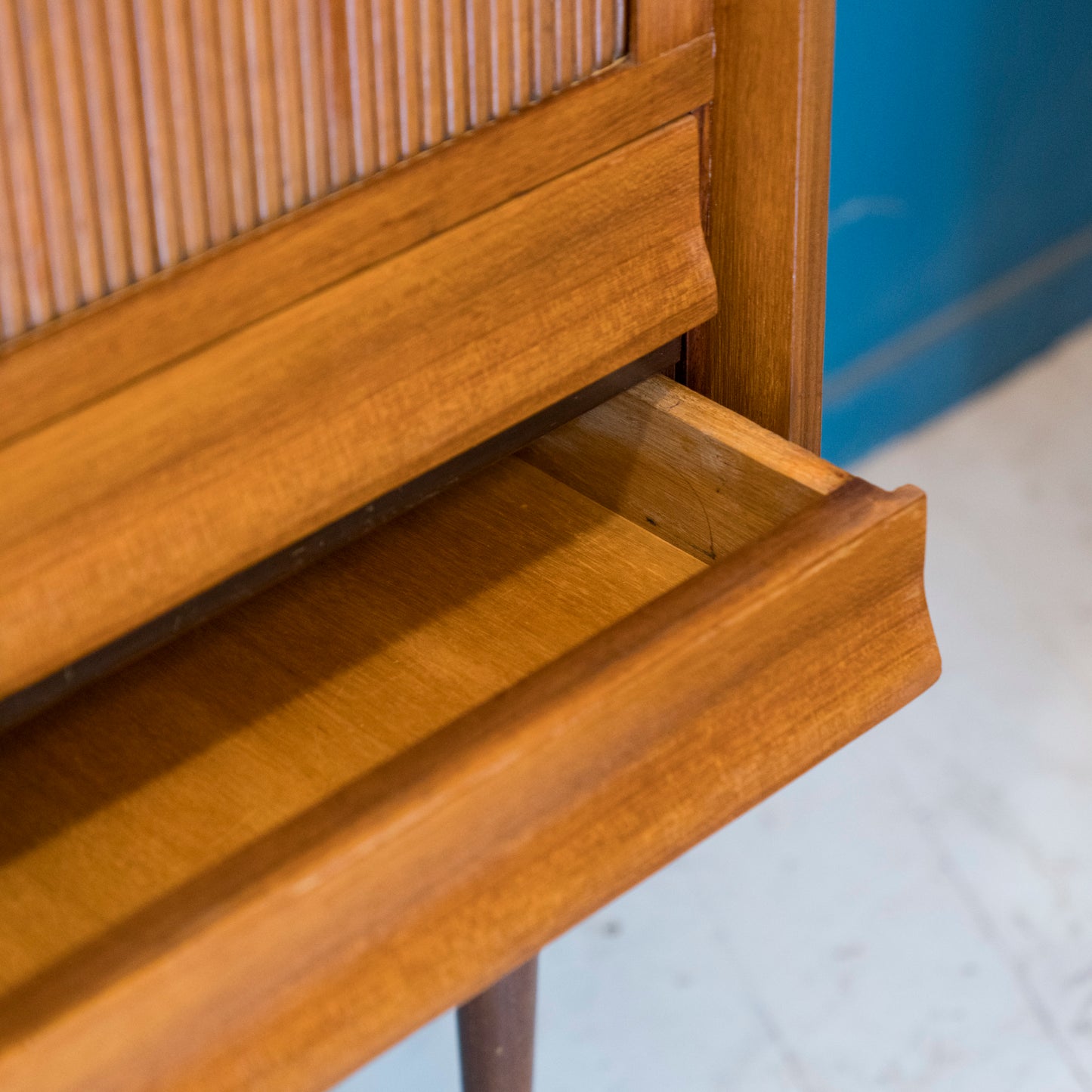 Highboard Scandinavo Anni '60 in Teak – Mobile Mid-Century Modern Elegante