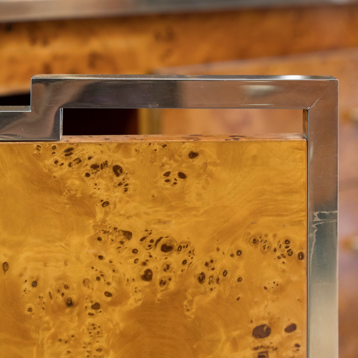 Sideboard Vintage Anni ’70 in Radica e Acciaio – Stile Willy Rizzo