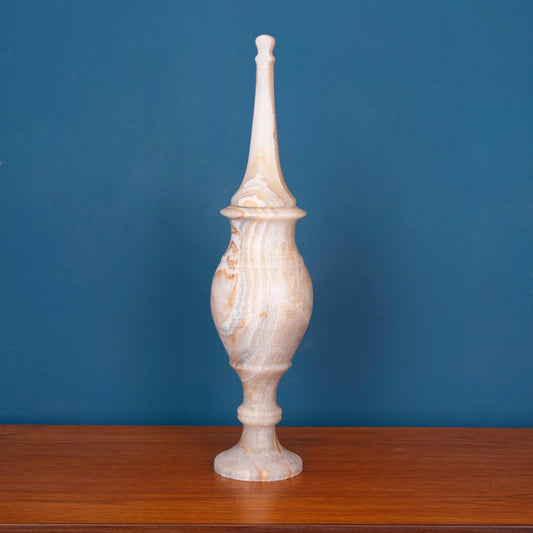 Vaso contenitore in alabastro con coperchio in stile neoclassico, prodotto nel '900.