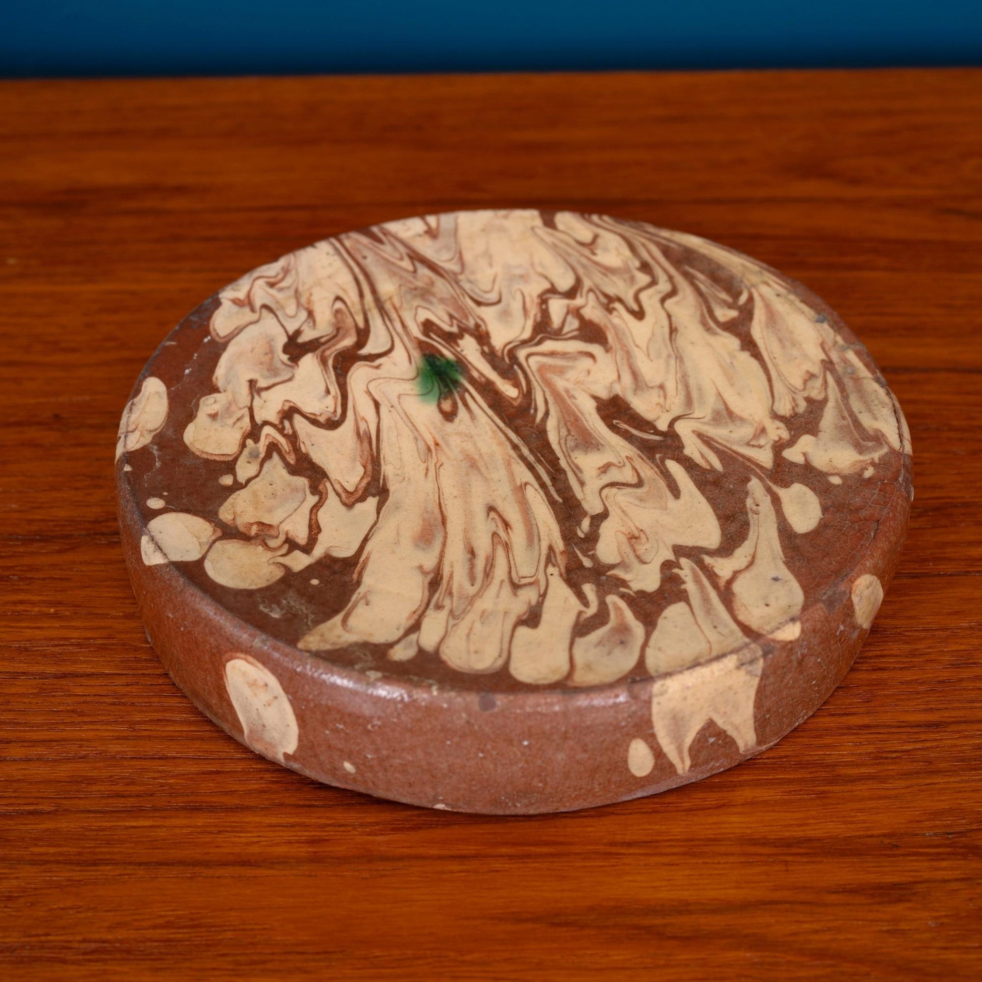 Coperchio Vaso contenitore antico pugliese con coperchio in terracotta smaltata, risalente alla fine dell'800.   